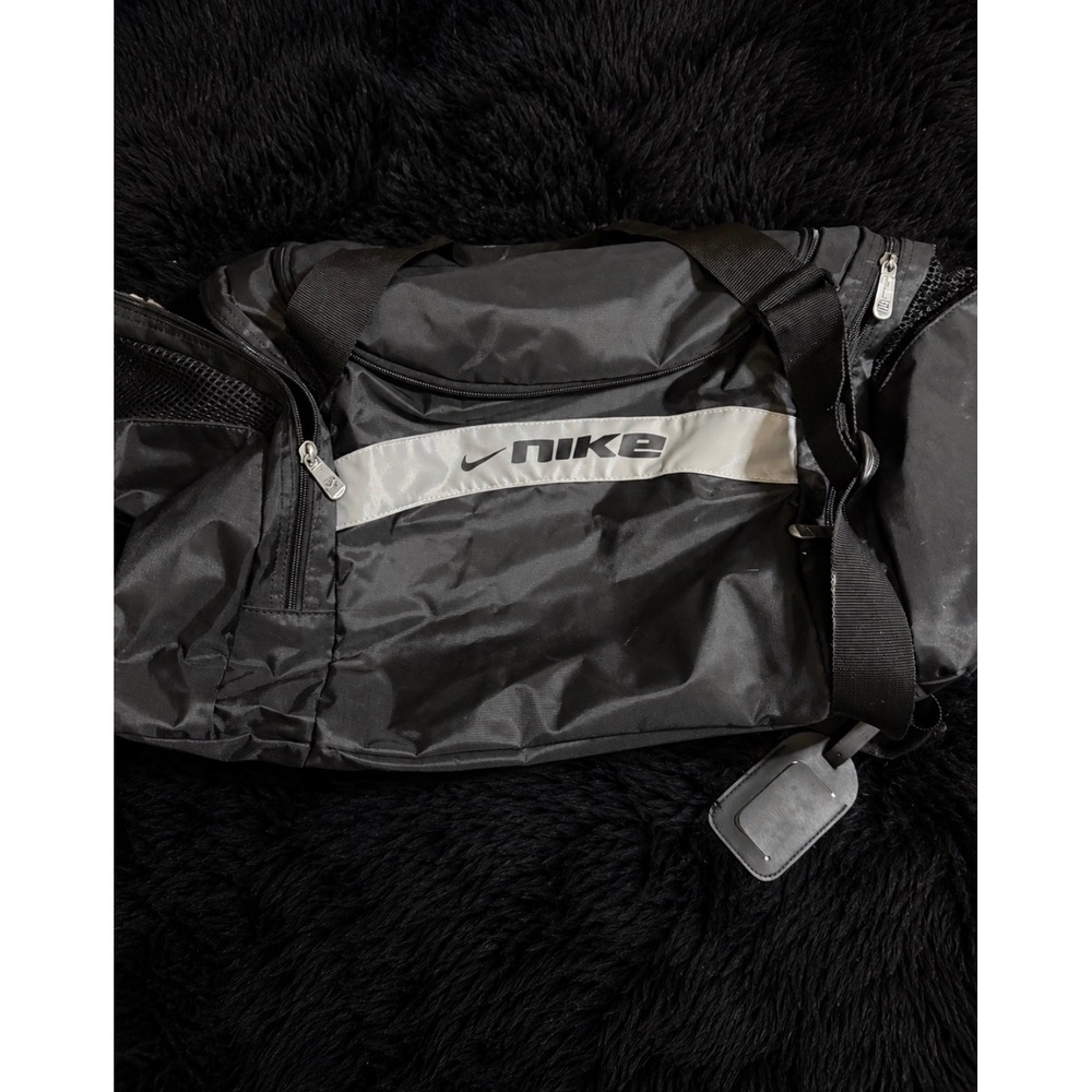 Nike Black Nylon Duffel Bag Reflective Swoosh Gym Travel Bag 01-02-04-EKJ y2k